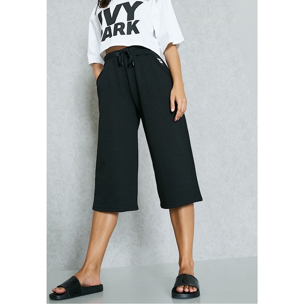 IVY PARK Cropped Wide Leg Sweatpants in Black S